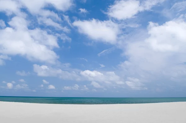 空のトロピカルビーチ — ストック写真