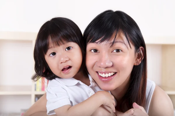 Madre e hija. —  Fotos de Stock