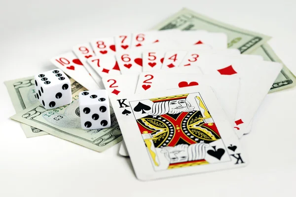 Spelat med spelkort och två tärningar — Stockfoto