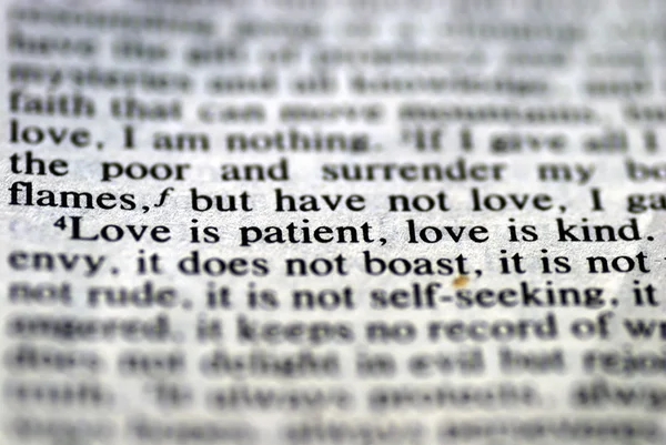 O amor é paciente, o amor é gentil — Fotografia de Stock
