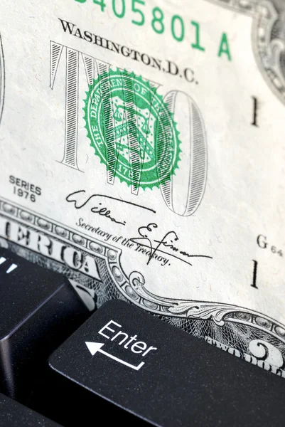 Two dollar bill and keyboard — Stock Photo, Image