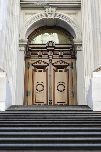 Entrance door from the City Hall in NY — Stock Photo, Image