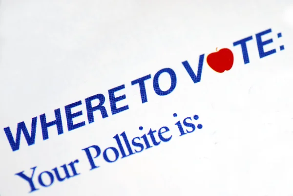 投票する世論調査のサイトを指定します。 — ストック写真