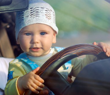 Baby & car clipart