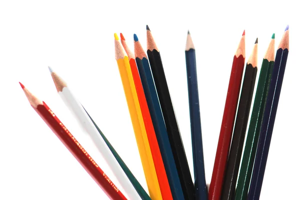 Kolorowe ołówki izolowane na białym — Zdjęcie stockowe