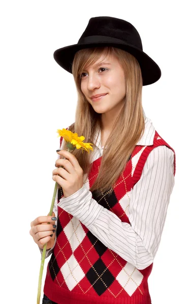Κορίτσι με λουλούδι σε μαύρο καπέλο — Φωτογραφία Αρχείου