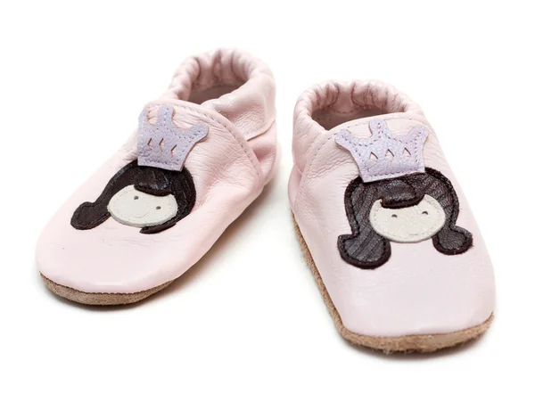 Dvojice baby růžové kožené pantofle — Stock fotografie