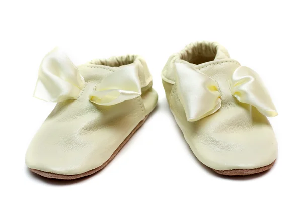 Zapatillas de cuero bebé par —  Fotos de Stock