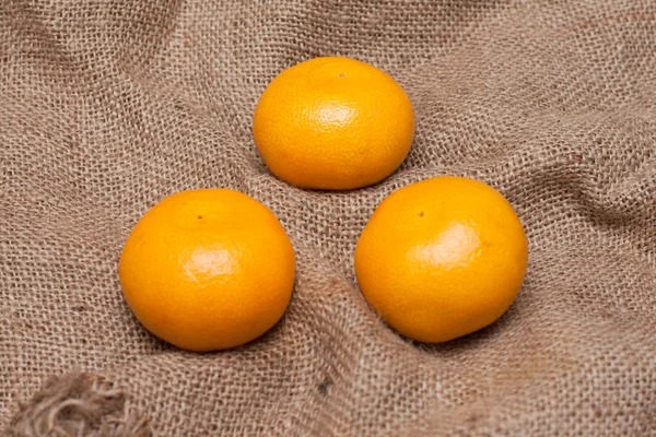 Trzy mandarynki — Zdjęcie stockowe