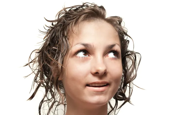 湿漉漉的头发的漂亮女孩 — 图库照片