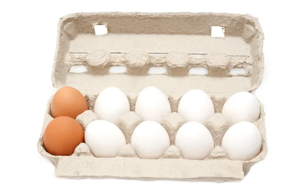 Яйцо в упаковке, группы по десять штук — стоковое фото