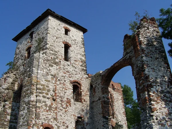 Velho castelo arruinado — Fotografia de Stock