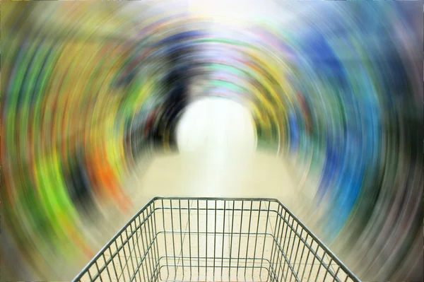 Einkaufen im Supermarkt — Stockfoto