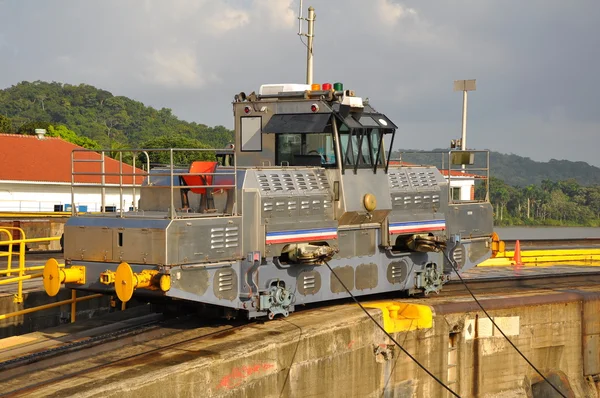 Panamanian train in Panamanian channel — Stock Photo, Image