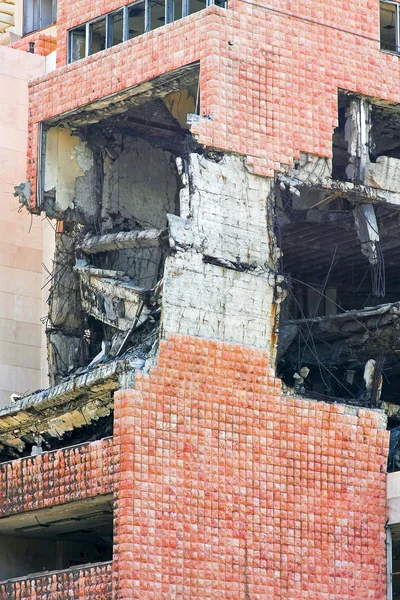 Earthquake building — Stock Photo, Image