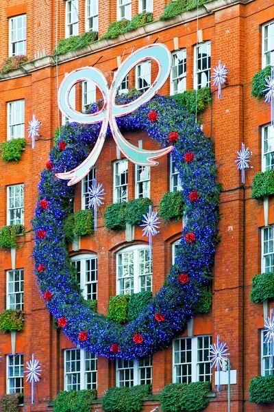 Holiday facade wreath — Stock Photo, Image