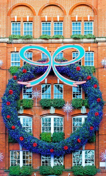 Christmas building wreath — Stock Photo, Image