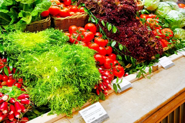 Prateleira de legumes — Fotografia de Stock