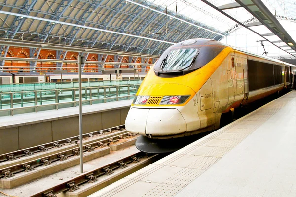 Hızlı tren platformu — Stok fotoğraf