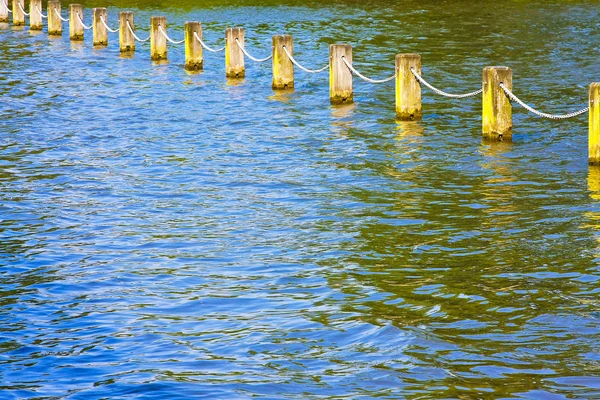 Озеро стовпи — стокове фото