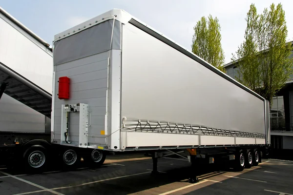 Lorry trailer — Stock Photo, Image