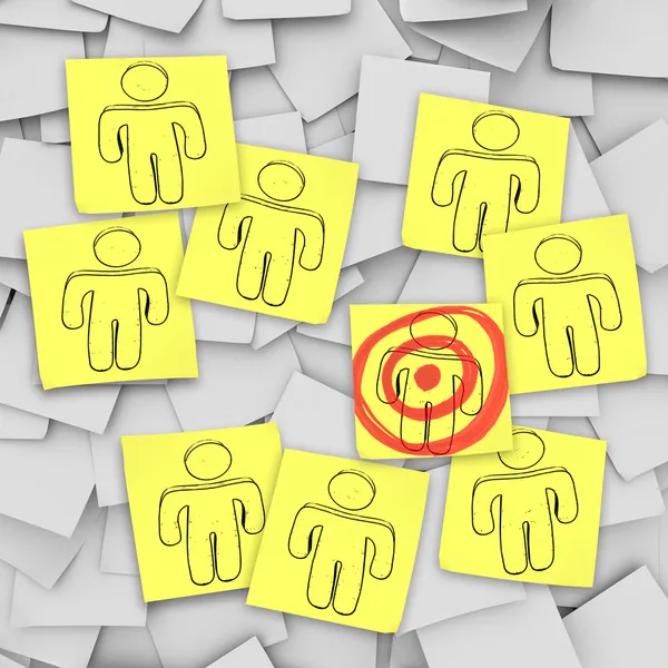 Targeted Customer in Bulls-Eye - Sticky Notes — Stock Photo, Image