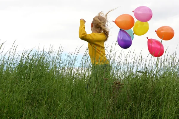 Dzieci i balony — Zdjęcie stockowe