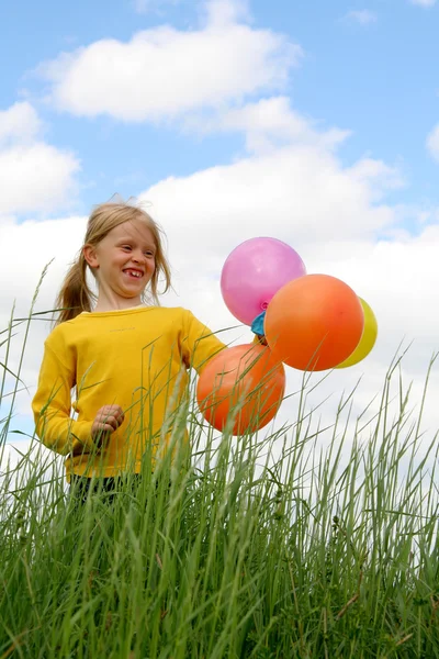 Crianças e balões — Fotografia de Stock