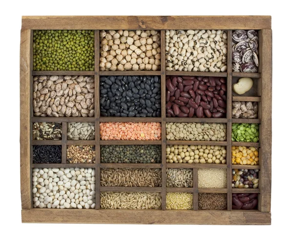 Vielfalt an Bohnen, Getreide und Samen — Stockfoto