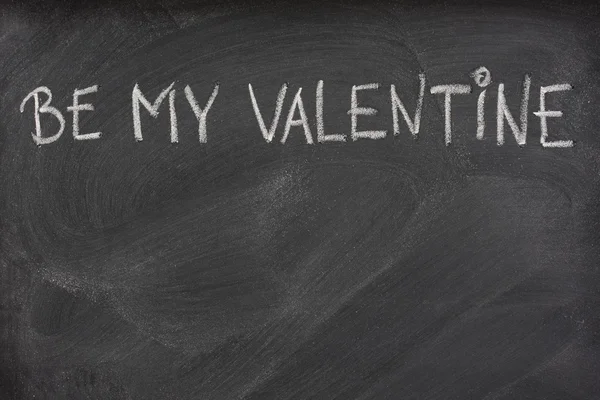Sé mi San Valentín en una pizarra —  Fotos de Stock