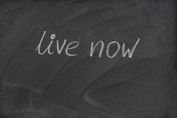 Live now phrase on blackboard — Stock Photo, Image