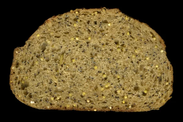Кусок хлеба из цельного зерна — стоковое фото