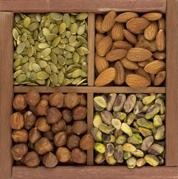 Almonds, hazelnuts, pistachio nuts — Stock Photo, Image