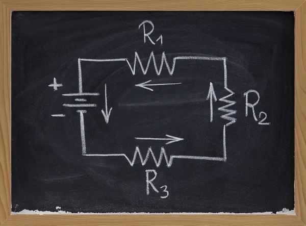 Elektrische schakeling schematische op blackboard — Stockfoto