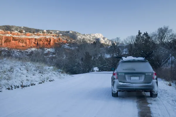 冬のコロラド州で運転 — ストック写真