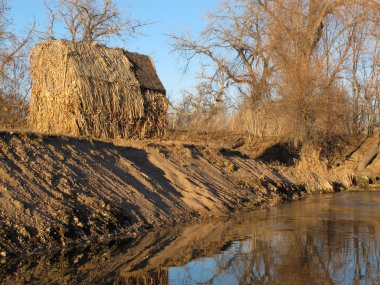 Blind for waterfowl hunting clipart