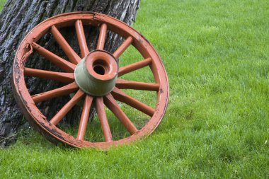 Old wagon wheel clipart