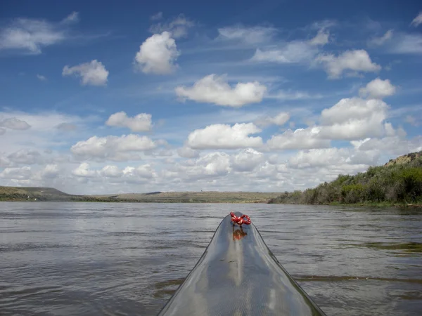 Kayak paddling on river — Stock Photo, Image