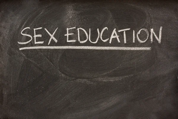 칠판에 클래스 항목으로 섹스 교육 — 스톡 사진