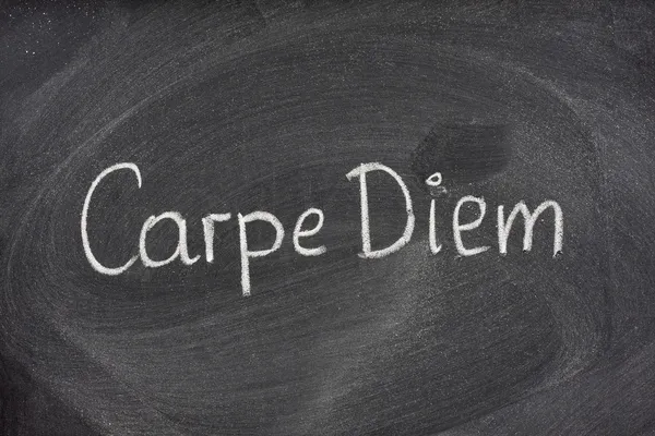 Carpe Diem phrase on blackboard — Stock Photo, Image