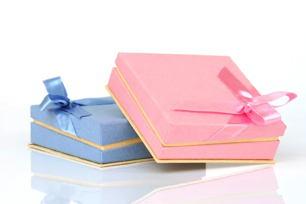 Розовый и голубой подарок — стоковое фото