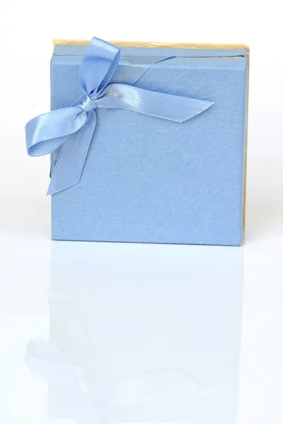 하늘색 선물 상자 — 스톡 사진
