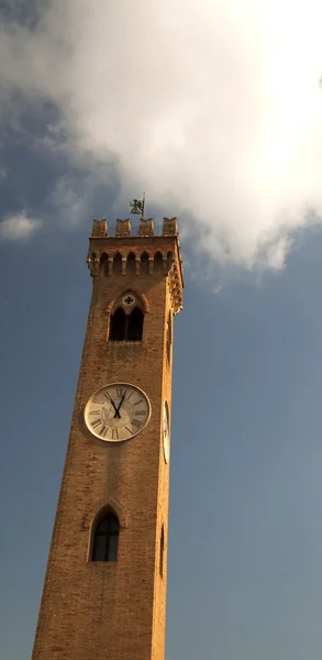 Mittelalterlicher Uhrturm — Stockfoto