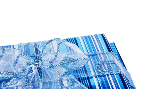 Blaue Geschenkboxen und eine Schleife — Stockfoto