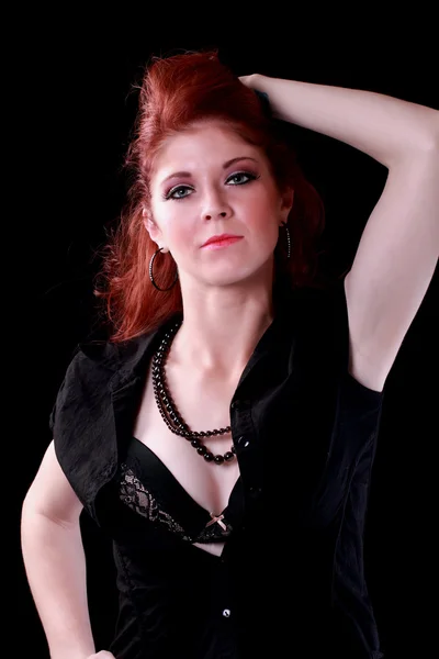 Jonge redhead vrouw met shirt — Stockfoto