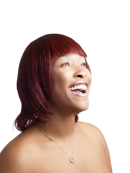 Jonge zwarte vrouw met glimlach — Stockfoto