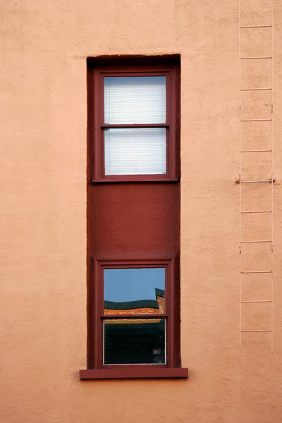 Okna — Zdjęcie stockowe