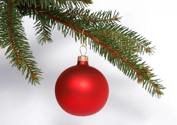 Natale palla di vetro rosso — Foto Stock
