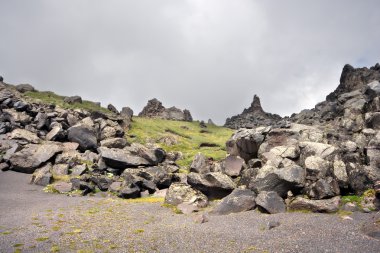 Kaya, taş ve kayalar Kafkasya'da