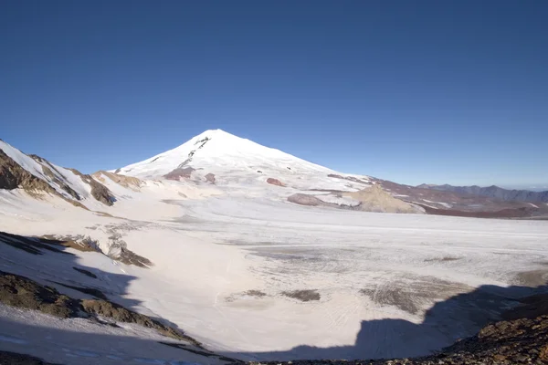 Szczyt elbrus – najwyższy punkt w Rosji i Europie — Zdjęcie stockowe